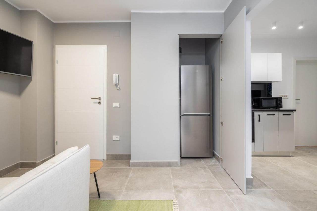 Alfie Center Apartment Bukares Bagian luar foto