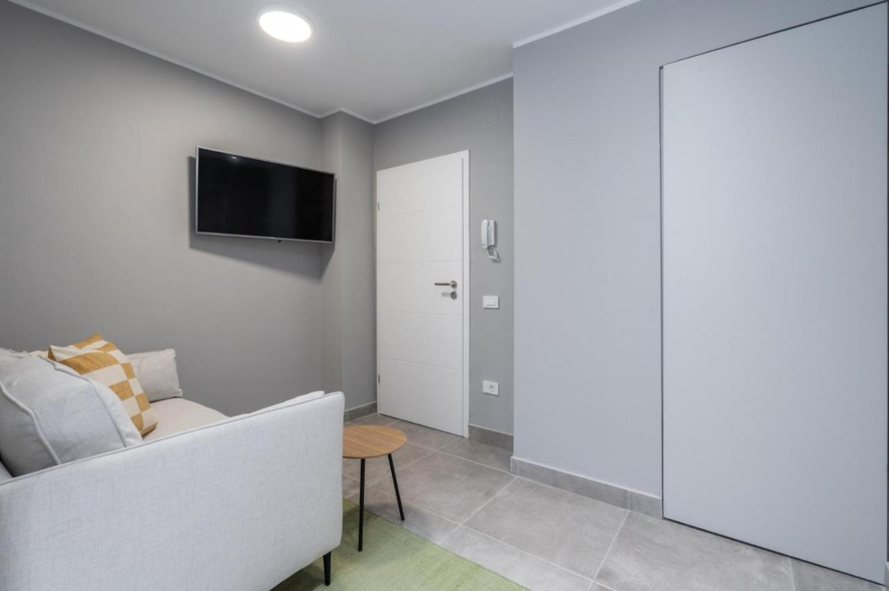 Alfie Center Apartment Bukares Bagian luar foto