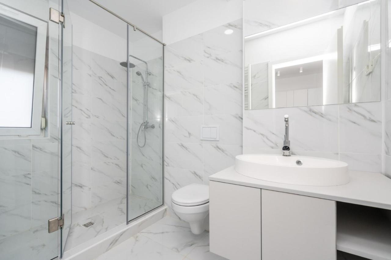Alfie Center Apartment Bukares Bagian luar foto