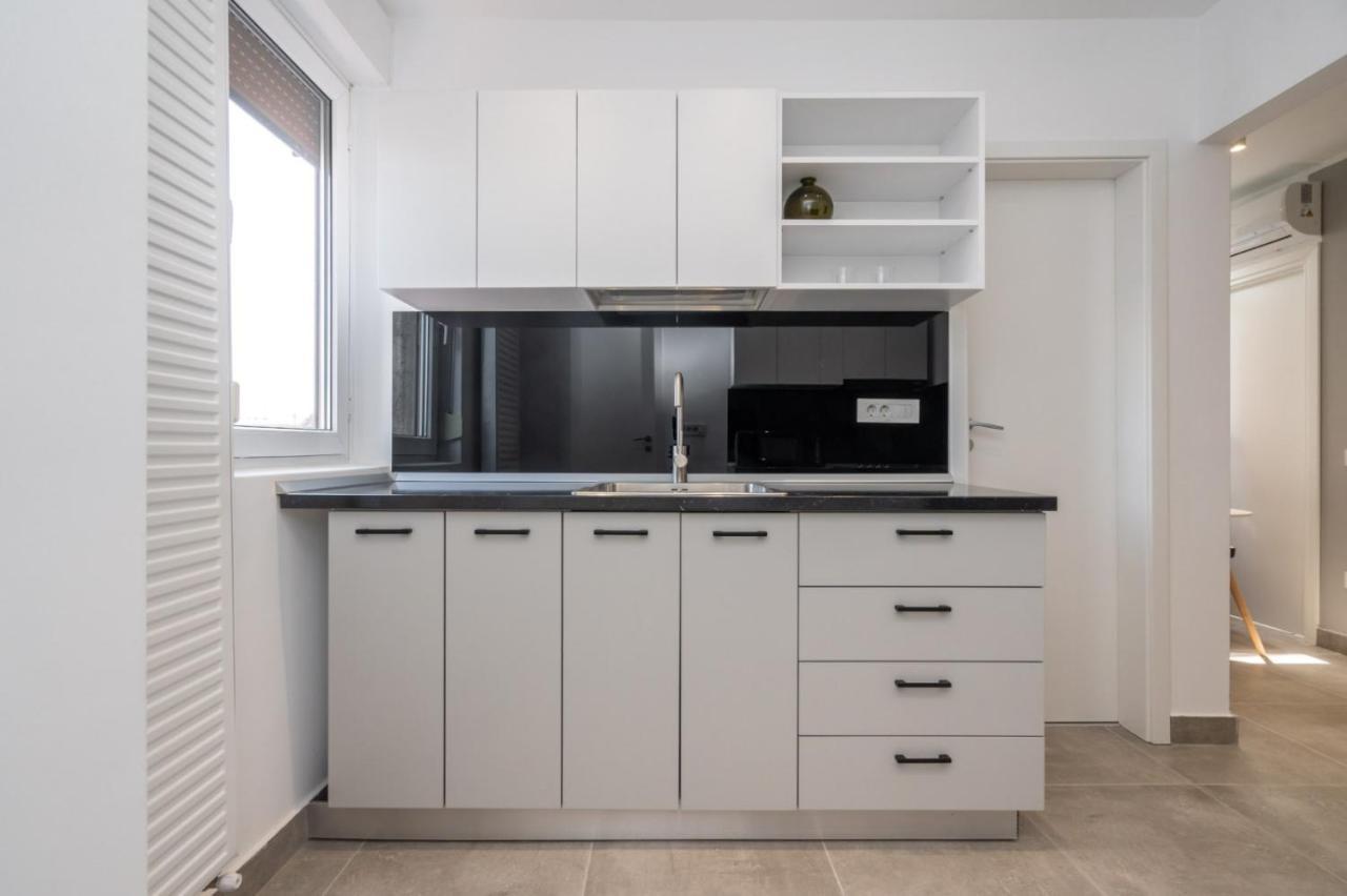 Alfie Center Apartment Bukares Bagian luar foto